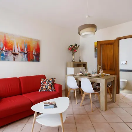 Villino Flora A 비아레지오