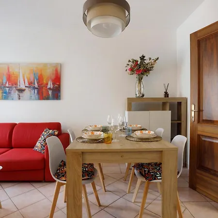 Nyaraló Villino Flora A *